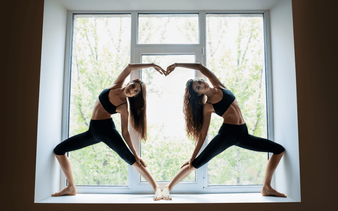 Yoga Übungen zu zweit